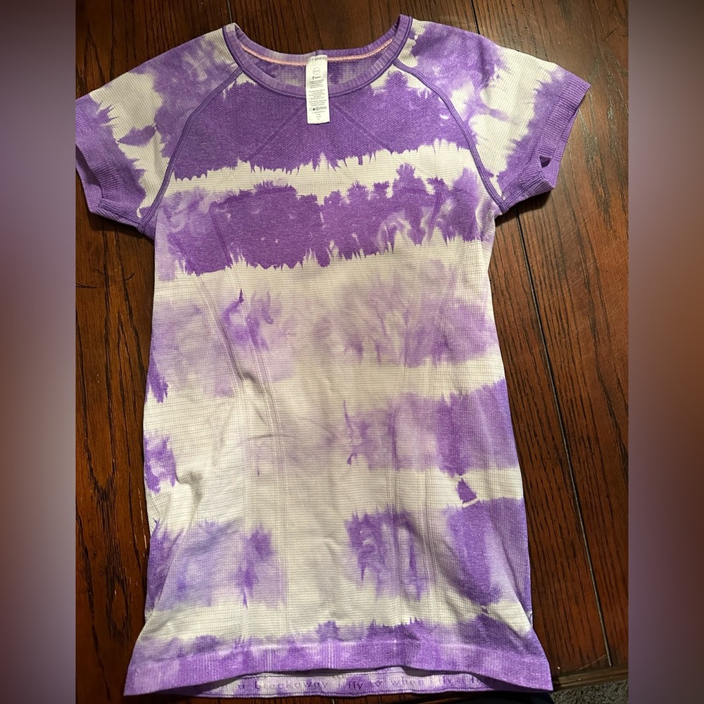 Ivivva purple & white athletic top